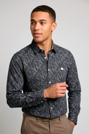 Camisa Negra Estampada Floral